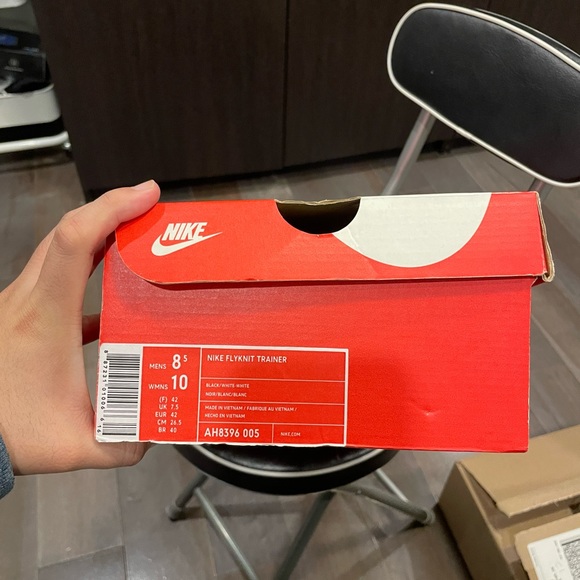 Nike Flyknit Trainer - Picture 6 of 6